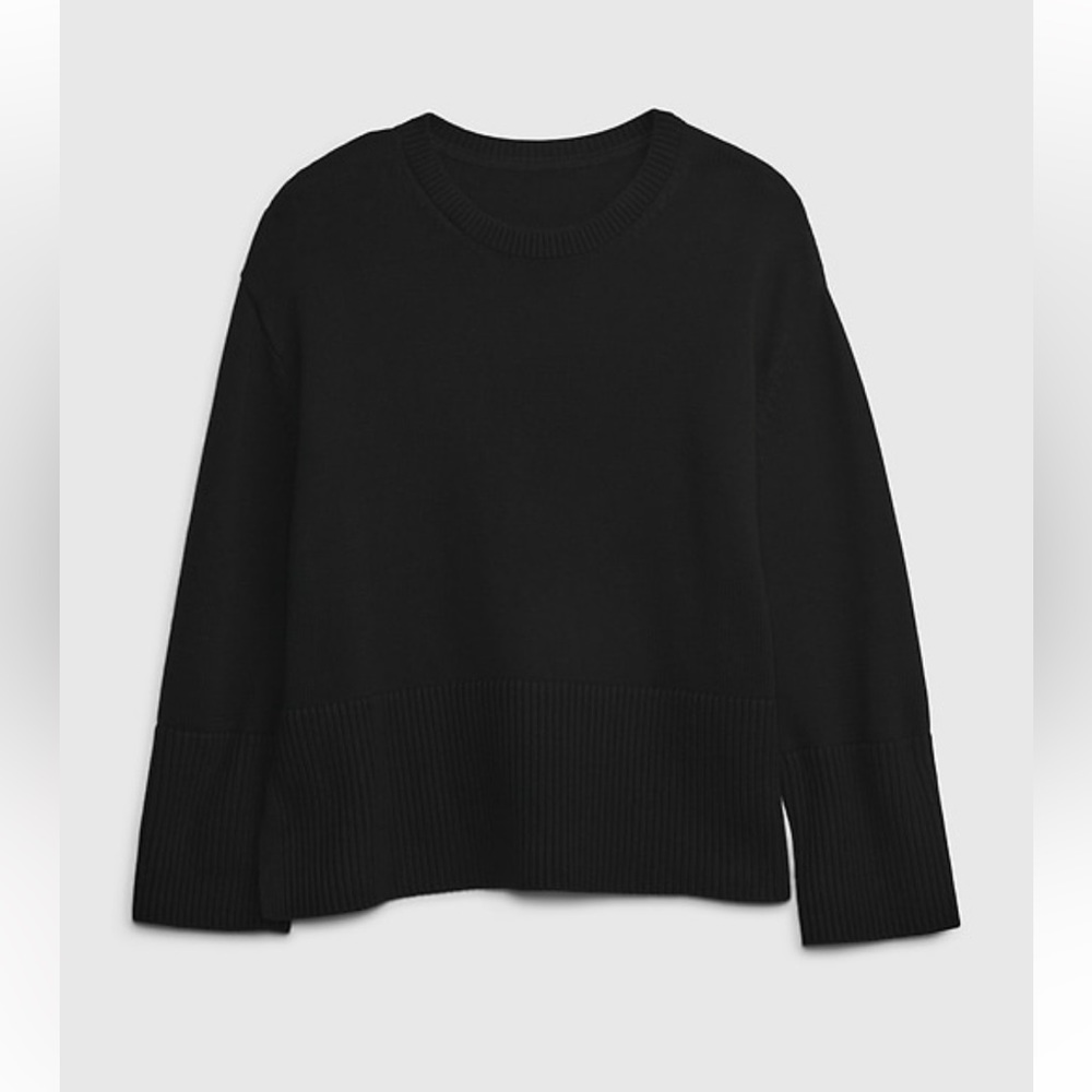 NWOT Gap 24/7 Split-Hem Crewneck Sweater